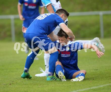 Fussball. 1. Klasse A. Hermagor gegen Kirchbach, Torjubel Eldin Mujcic, Lucas Mosser (Hermagor). Hermagor, 9.9.2017.
Foto: Kuesss
---
pressefotos, pressefotografie, kuess, qs, qspictures, sport, bild, bilder, bilddatenbank
