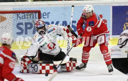 EBEL. Eishockey Bundesliga. KAC gegen HC Orli Znojmo. Matthew Neal, (KAC), Marek Schwarz (Znojmo). Klagenfurt, am 15.9.2017.
Foto: Kuess

---
pressefotos, pressefotografie, kuess, qs, qspictures, sport, bild, bilder, bilddatenbank