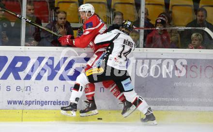 EBEL. Eishockey Bundesliga. KAC gegen HC Orli Znojmo. Patrick Harand, (KAC), Erik Nemec (Znojmo). Klagenfurt, am 15.9.2017.
Foto: Kuess

---
pressefotos, pressefotografie, kuess, qs, qspictures, sport, bild, bilder, bilddatenbank