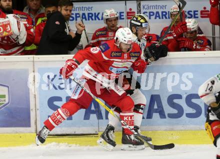 EBEL. Eishockey Bundesliga. KAC gegen HC Orli Znojmo. Stefan Geier,  (KAC), David Bartos (Znojmo). Klagenfurt, am 15.9.2017.
Foto: Kuess

---
pressefotos, pressefotografie, kuess, qs, qspictures, sport, bild, bilder, bilddatenbank