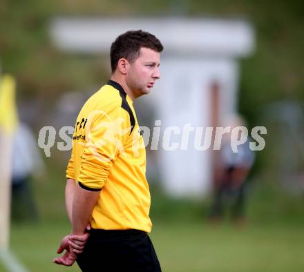 Fussball. 1. Klasse A. Hermagor gegen Kirchbach. Trainer Patrick Trutschnig (Kirchbach). Hermagor, 9.9.2017.
Foto: Kuess
---
pressefotos, pressefotografie, kuess, qs, qspictures, sport, bild, bilder, bilddatenbank