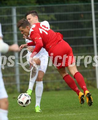 Fussball Kaerntner Liga. KAC 1909 gegen SAK. Robert Matic (KAC), Zdravko Koletnik (SAK). Klagenfurt, am 16.9.2017.
Foto: Kuess
---
pressefotos, pressefotografie, kuess, qs, qspictures, sport, bild, bilder, bilddatenbank