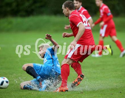 Fussball. Kaerntner Liga. ATUS Ferlach gegen ATSV Wolfsberg. Saverio Amoroso (ATUS Ferlach), Jonas Warmuth (ATSV Wolfsberg). Ferlach, 16.9.2017.
Foto: Kuess
---
pressefotos, pressefotografie, kuess, qs, qspictures, sport, bild, bilder, bilddatenbank