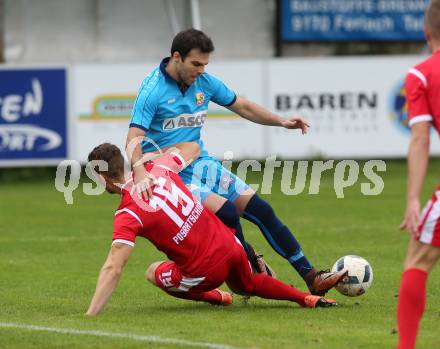 Fussball. Kaerntner Liga. ATUS Ferlach gegen ATSV Wolfsberg. Martin Posratschnig (ATUS Ferlach),  Andre Vinicius Marques (ATSV Wolfsberg). Ferlach, 16.9.2017.
Foto: Kuess
---
pressefotos, pressefotografie, kuess, qs, qspictures, sport, bild, bilder, bilddatenbank