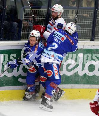 EBEL. Eishockey Bundesliga. EC VSV gegen KAC. Christian Jennes, Nikolas Petrik,  (VSV), Christoph Duller (KAC). Villach, am 19.9.2017.
Foto: Kuess 


---
pressefotos, pressefotografie, kuess, qs, qspictures, sport, bild, bilder, bilddatenbank