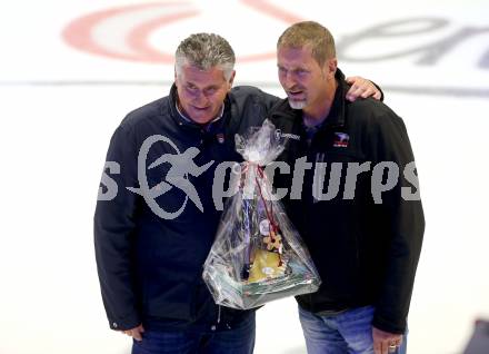 EBEL. Eishockey Bundesliga. EC VSV gegen KAC. Giuseppe Mion, Helmut Petrik (VSV). Villach, am 19.9.2017.
Foto: Kuess 


---
pressefotos, pressefotografie, kuess, qs, qspictures, sport, bild, bilder, bilddatenbank