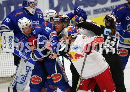 EBEL. Eishockey Bundesliga. EC VSV gegen EC Red Bull Salzburg. Stefan Bacher, (VSV), Matthew Generous (Salzburg). Villach, am 21.9.2017.
Foto: Kuess 


---
pressefotos, pressefotografie, kuess, qs, qspictures, sport, bild, bilder, bilddatenbank