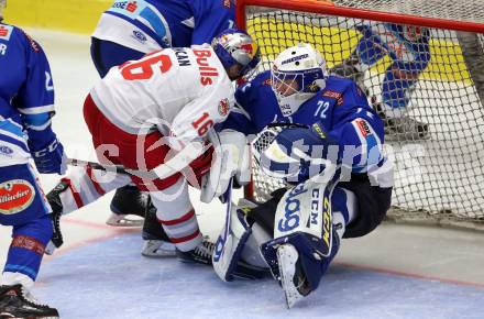EBEL. Eishockey Bundesliga. EC VSV gegen EC Red Bull Salzburg. Lukas Herzog,  (VSV), Ryan Dun (Salzburg). Villach, am 21.9.2017.
Foto: Kuess 


---
pressefotos, pressefotografie, kuess, qs, qspictures, sport, bild, bilder, bilddatenbank