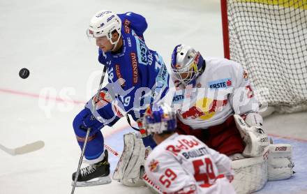 EBEL. Eishockey Bundesliga. EC VSV gegen EC Red Bull Salzburg. Stefan Bacher, (VSV), Bernhard Starkbaum (Salzburg). Villach, am 21.9.2017.
Foto: Kuess 


---
pressefotos, pressefotografie, kuess, qs, qspictures, sport, bild, bilder, bilddatenbank