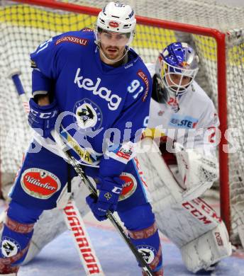 EBEL. Eishockey Bundesliga. EC VSV gegen EC Red Bull Salzburg. Miha Verlic, (VSV), Bernhard Starkbaum (Salzburg). Villach, am 21.9.2017.
Foto: Kuess 


---
pressefotos, pressefotografie, kuess, qs, qspictures, sport, bild, bilder, bilddatenbank