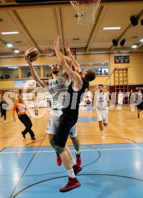 Basketball 2. Bundesliga. Grunddurchgang. 1. Runde. KOS Celovec gegen Woerthersee Piraten. Jakob Strazar,  (KOS), Ian Moschik (Piraten). Klagenfurt, am 23.9.2017.
Foto: Kuess
---
pressefotos, pressefotografie, kuess, qs, qspictures, sport, bild, bilder, bilddatenbank