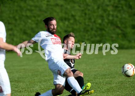 Fussball. Kaerntner Liga. Maria Saal  gegen Gmuend. Roland Krenn (Maria Saal), Marin Bratic (Gmuend). Maria Saal, 23.9.2017.
Foto: Kuess
---
pressefotos, pressefotografie, kuess, qs, qspictures, sport, bild, bilder, bilddatenbank
