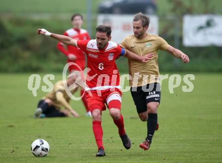 Fussball. Kaerntner Liga. Koettmannsdorf gegen KAC 1909. Martin Trattnig (Koettmannsdorf), Toni Krijan  (KAC). Koettmannsdorf, 24.9.2017.
Foto: Kuess
---
pressefotos, pressefotografie, kuess, qs, qspictures, sport, bild, bilder, bilddatenbank