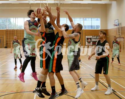 Basketball 2. Bundesliga. Grunddurchgang. 1. Runde. Villach Raiders gegen Basket Flames. Christof Gspandl, Nino Gross, (Villach), Jason Robert Chapell, Dominik Alturban  (Basket Flames). Villach, am 24.9.2017.
Foto: Kuess
---
pressefotos, pressefotografie, kuess, qs, qspictures, sport, bild, bilder, bilddatenbank