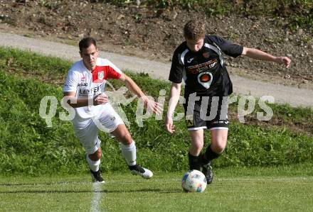 Fussball. Kaerntner Liga. Maria Saal  gegen Gmuend. Christopher Wadl (Maria Saal), Fabian Hoi (Gmuend). Maria Saal, 23.9.2017.
Foto: Kuess
---
pressefotos, pressefotografie, kuess, qs, qspictures, sport, bild, bilder, bilddatenbank