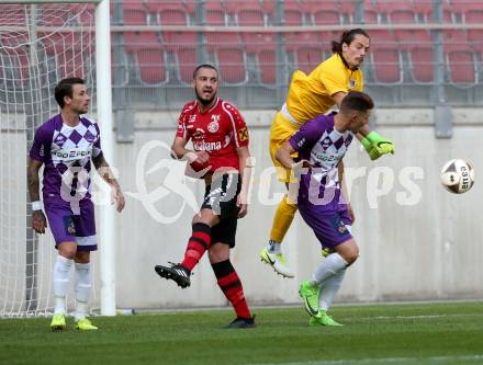 Fussball. Regionalliga. SK Austria Klagenfurt gegen SC Copacabana Kalsdorf. Philipp Huetter, Zan Pelko, Josip Filipovic (Austria Klagenfurt), Sandro Skurla (Kalsdorf). Klagenfurt, 23.9.2017.
Foto: Kuess
---
pressefotos, pressefotografie, kuess, qs, qspictures, sport, bild, bilder, bilddatenbank