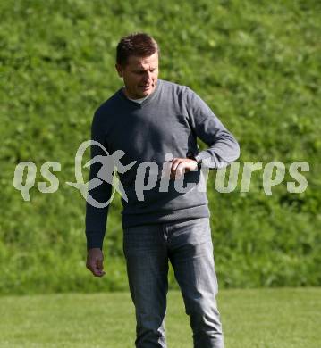 Fussball. Kaerntner Liga. Maria Saal  gegen Gmuend. Trainer Erich Rudolf Knaller (Gmuend). Maria Saal, 23.9.2017.
Foto: Kuess
---
pressefotos, pressefotografie, kuess, qs, qspictures, sport, bild, bilder, bilddatenbank