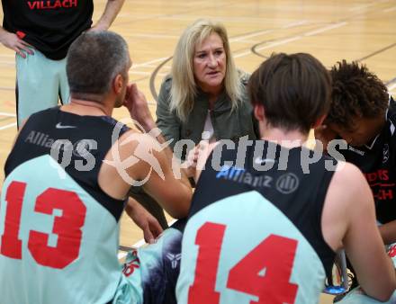 Basketball 2. Bundesliga. Grunddurchgang. 1. Runde. Villach Raiders gegen Basket Flames. Trainerin Natalia Tcherkacheva (Villach). Villach, am 24.9.2017.
Foto: Kuess
---
pressefotos, pressefotografie, kuess, qs, qspictures, sport, bild, bilder, bilddatenbank