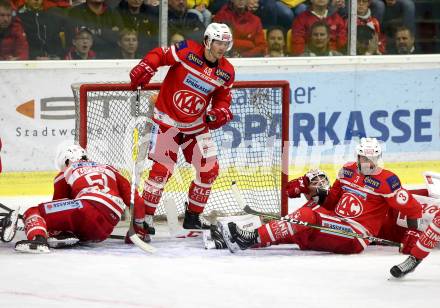 EBEL. Eishockey Bundesliga. KAC gegen 	EHC Liwest Black Wings Linz. Kevin Kapstad, Jullian Talbot, David Joseph Fischer, David Madlehner (KAC). Klagenfurt, am 28.9.2017.
Foto: Kuess

---
pressefotos, pressefotografie, kuess, qs, qspictures, sport, bild, bilder, bilddatenbank
