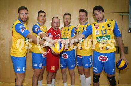 AVL. Volleyball Bundesliga. Jan Krol,  Wiktor Siewierski, Pawel Stysial, Kasper Vuorinen, David Michel, Lukasz Wiese (Aich/Dob). Bleiburg, am 26.9.2017.
Foto: Kuess
---
pressefotos, pressefotografie, kuess, qs, qspictures, sport, bild, bilder, bilddatenbank