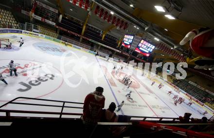 EBEL. Eishockey Bundesliga. KAC gegen 	EHC Liwest Black Wings Linz. Stadthalle Klagenfurt. Klagenfurt, am 28.9.2017.
Foto: Kuess

---
pressefotos, pressefotografie, kuess, qs, qspictures, sport, bild, bilder, bilddatenbank