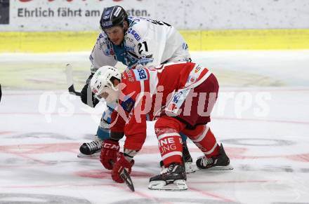 EBEL. Eishockey Bundesliga. KAC gegen 	EHC Liwest Black Wings Linz. Thomas Koch, (KAC), Philipp Lukas  (Linz). Klagenfurt, am 28.9.2017.
Foto: Kuess

---
pressefotos, pressefotografie, kuess, qs, qspictures, sport, bild, bilder, bilddatenbank