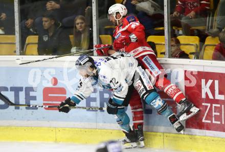 EBEL. Eishockey Bundesliga. KAC gegen 	EHC Liwest Black Wings Linz. David Joseph Fischer, (KAC), Kevin Moderer (Linz). Klagenfurt, am 28.9.2017.
Foto: Kuess

---
pressefotos, pressefotografie, kuess, qs, qspictures, sport, bild, bilder, bilddatenbank