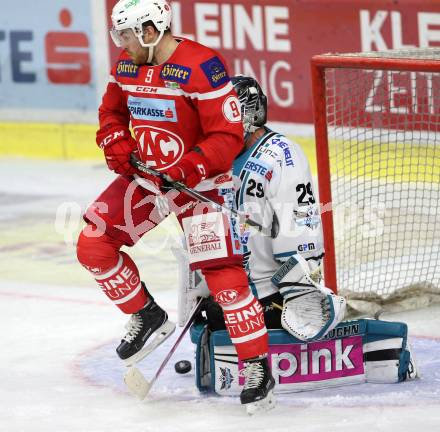 EBEL. Eishockey Bundesliga. KAC gegen 	EHC Liwest Black Wings Linz. Matthew Neal, (KAC), Michael Ouzas (Linz). Klagenfurt, am 28.9.2017.
Foto: Kuess

---
pressefotos, pressefotografie, kuess, qs, qspictures, sport, bild, bilder, bilddatenbank