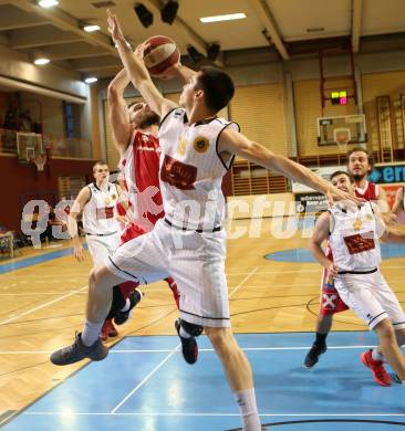 Basketball 2. Bundesliga. Grunddurchgang. 2. Runde. Woerthersee Piraten gegen St. Poelten Dragons. Hannes Obermann, (Piraten), Lukas Boeck (St. Poelten). Klagenfurt, am 30.9.2017.
Foto: Kuess
---
pressefotos, pressefotografie, kuess, qs, qspictures, sport, bild, bilder, bilddatenbank