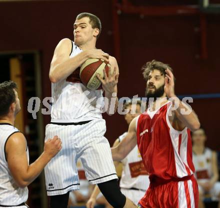 Basketball 2. Bundesliga. Grunddurchgang. 2. Runde. Woerthersee Piraten gegen St. Poelten Dragons. Ian Moschik,  (Piraten), Denis Soldo (St. Poelten). Klagenfurt, am 30.9.2017.
Foto: Kuess
---
pressefotos, pressefotografie, kuess, qs, qspictures, sport, bild, bilder, bilddatenbank