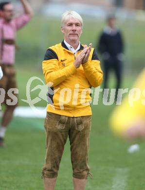 Fussball. Kaerntner Liga. Kraig gegen Feldkirchen. Trainer Gerhard Mueller(Kraig),  (Feldkirchen), Kraig, 30.9.2017.
Foto: Kuess
---
pressefotos, pressefotografie, kuess, qs, qspictures, sport, bild, bilder, bilddatenbank