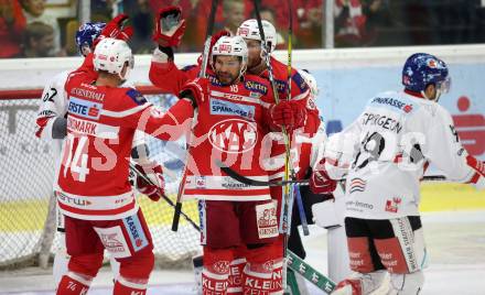 EBEL. Eishockey Bundesliga. KAC gegen 	HC TWK Innsbruck. Torjubel Jamie Lundmark, Thomas Koch, Stefan Geier (KAC). Klagenfurt, am 1.10.2017.
Foto: Kuess

---
pressefotos, pressefotografie, kuess, qs, qspictures, sport, bild, bilder, bilddatenbank