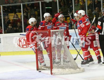 EBEL. Eishockey Bundesliga. KAC gegen 	HC TWK Innsbruck. Torjubel Stefan Geier, Johannes Bischofberger, Kevin Kapstad, Jamie Lundmark, Thomas Koch (KAC). Klagenfurt, am 1.10.2017.
Foto: Kuess

---
pressefotos, pressefotografie, kuess, qs, qspictures, sport, bild, bilder, bilddatenbank