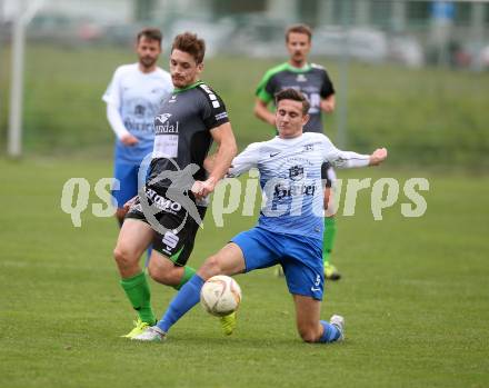 Fussball. Kaerntner Liga. Kraig gegen Feldkirchen. Marco Reibnegger (Kraig),  Philipp Wisotzky (Feldkirchen), Kraig, 30.9.2017.
Foto: Kuess
---
pressefotos, pressefotografie, kuess, qs, qspictures, sport, bild, bilder, bilddatenbank