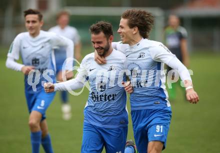 Fussball. Kaerntner Liga. Kraig gegen Feldkirchen. Torjubel Patrick Rene Striednig, Michael Salbrechter (Kraig). Kraig, 30.9.2017.
Foto: Kuess
---
pressefotos, pressefotografie, kuess, qs, qspictures, sport, bild, bilder, bilddatenbank