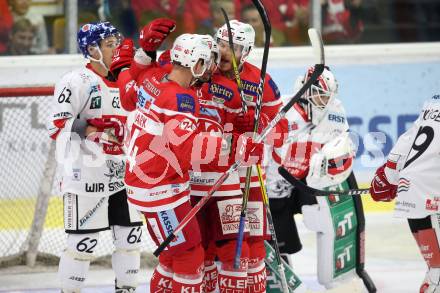 EBEL. Eishockey Bundesliga. KAC gegen 	HC TWK Innsbruck. Torjubel Jamie Lundmark, Thomas Koch, Stefan Geier (KAC). Klagenfurt, am 1.10.2017.
Foto: Kuess

---
pressefotos, pressefotografie, kuess, qs, qspictures, sport, bild, bilder, bilddatenbank