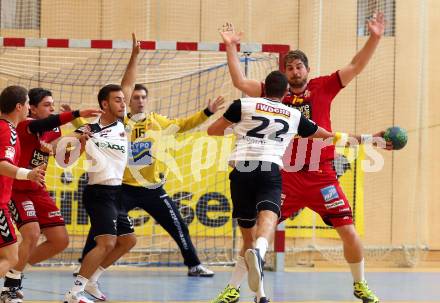 HLA. Handball Liga Austria SC Ferlach gegen UHK Krems. Dean Pomorisac, (Ferlach), Fabian Posch (Krems). Ferlach, am 3.10.2017.
Foto: Kuess
---
pressefotos, pressefotografie, kuess, qs, qspictures, sport, bild, bilder, bilddatenbank