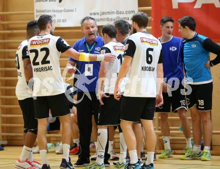 HLA. Handball Liga Austria SC Ferlach gegen UHK Krems. Trainer Ivan Vajdl (Ferlach). Ferlach, am 3.10.2017.
Foto: Kuess
---
pressefotos, pressefotografie, kuess, qs, qspictures, sport, bild, bilder, bilddatenbank