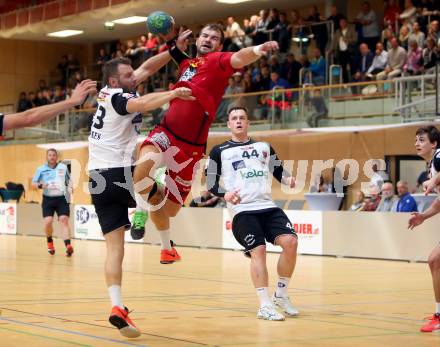 HLA. Handball Liga Austria SC Ferlach gegen UHK Krems. Vodisek Boris,   (Ferlach), Sebastian Feichtinger (Krems). Ferlach, am 3.10.2017.
Foto: Kuess
---
pressefotos, pressefotografie, kuess, qs, qspictures, sport, bild, bilder, bilddatenbank