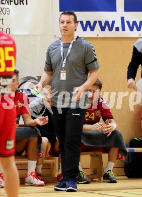 HLA. Handball Liga Austria SC Ferlach gegen UHK Krems. Trainer Ibish Thaqi  (Krems). Ferlach, am 3.10.2017.
Foto: Kuess
---
pressefotos, pressefotografie, kuess, qs, qspictures, sport, bild, bilder, bilddatenbank