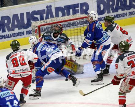 EBEL. Eishockey Bundesliga. EC VSV gegen HCB Suedtirol Alperia. Robert Flick, Miha Verlic, (VSV),  Jacob Smith (Bozen). Villach, am 6.10.2017.
Foto: Kuess 


---
pressefotos, pressefotografie, kuess, qs, qspictures, sport, bild, bilder, bilddatenbank