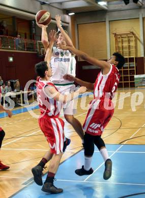 Basketball 2. Bundesliga. Grunddurchgang. 3. Runde. KOS Celovec gegen St. Poelten Dragons. Andi Smrtnik (KOS Celovec), Hannes Obermann, Steven Kaltenbrunner  (St. Poelten). Klagenfurt, am 7.10.2017.
Foto: Kuess
---
pressefotos, pressefotografie, kuess, qs, qspictures, sport, bild, bilder, bilddatenbank
