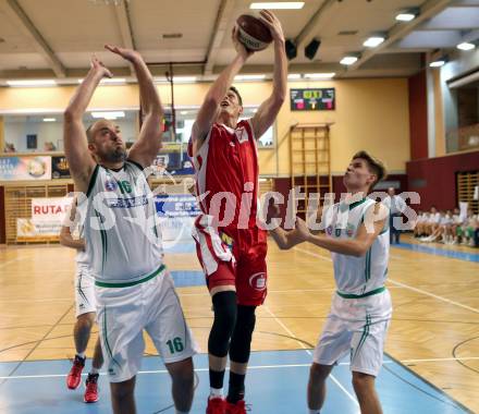 Basketball 2. Bundesliga. Grunddurchgang. 3. Runde. KOS Celovec gegen St. Poelten Dragons. Vjeran Soldo, (KOS Celovec), Martin Speiser (St. Poelten). Klagenfurt, am 7.10.2017.
Foto: Kuess
---
pressefotos, pressefotografie, kuess, qs, qspictures, sport, bild, bilder, bilddatenbank