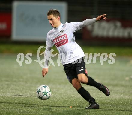 Fussball. Kaerntner Liga. Spittal gegen FC Lendorf. Thomas Zraunig (Spittal). Spittal, 6.10.2017.
Foto: Kuess
---
pressefotos, pressefotografie, kuess, qs, qspictures, sport, bild, bilder, bilddatenbank