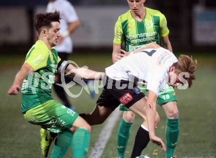 Fussball. Kaerntner Liga. Spittal gegen FC Lendorf. Ralph Roman Scheer (Spittal), Julian Mataln (Lendorf). Spittal, 6.10.2017.
Foto: Kuess
---
pressefotos, pressefotografie, kuess, qs, qspictures, sport, bild, bilder, bilddatenbank