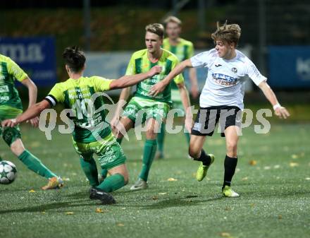 Fussball. Kaerntner Liga. Spittal gegen FC Lendorf. Ralph Roman Scheer (Spittal), Julian Mataln  (Lendorf). Spittal, 6.10.2017.
Foto: Kuess
---
pressefotos, pressefotografie, kuess, qs, qspictures, sport, bild, bilder, bilddatenbank