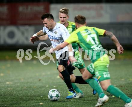 Fussball. Kaerntner Liga. Spittal gegen FC Lendorf. Arnes Besic (Spittal), Mario Daniel Gugganig (Lendorf). Spittal, 6.10.2017.
Foto: Kuess
---
pressefotos, pressefotografie, kuess, qs, qspictures, sport, bild, bilder, bilddatenbank