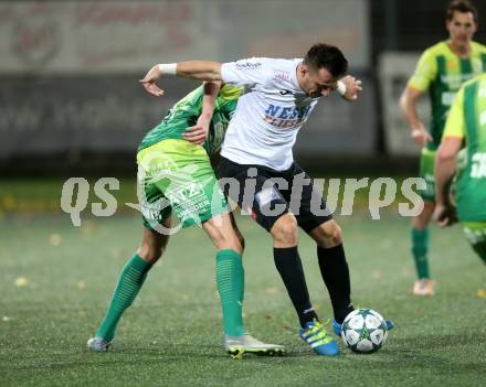 Fussball. Kaerntner Liga. Spittal gegen FC Lendorf. Arnes Besic (Spittal), Mario Daniel Gugganig (Lendorf). Spittal, 6.10.2017.
Foto: Kuess
---
pressefotos, pressefotografie, kuess, qs, qspictures, sport, bild, bilder, bilddatenbank
