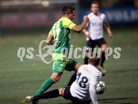 Fussball. Kaerntner Liga. Spittal gegen FC Lendorf. Mario Mihajlovic (Spittal), Marco Moser (Lendorf). Spittal, 6.10.2017.
Foto: Kuess
---
pressefotos, pressefotografie, kuess, qs, qspictures, sport, bild, bilder, bilddatenbank