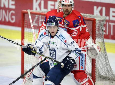 EBEL. Eishockey Bundesliga. KAC gegen 	Fehervar AV 19. Martin Schumnig, (KAC), Aron Sandor Reisz (Alba Volan). Klagenfurt, am 8.10.2017.
Foto: Kuess

---
pressefotos, pressefotografie, kuess, qs, qspictures, sport, bild, bilder, bilddatenbank